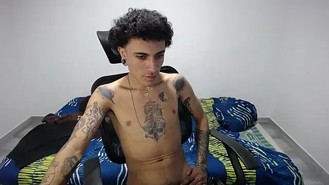 Snapshot of present_the_magic chatting on October 24, 2025, 7:40 am present the magic online show from October 24, 2025, 7:40 am