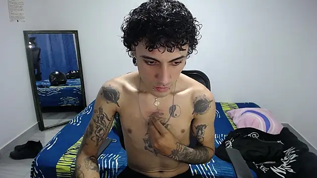 Snapshot of present_the_magic chatting on November 13, 2025, 9:08 pm present the magic online show from November 13, 2025, 9:08 pm