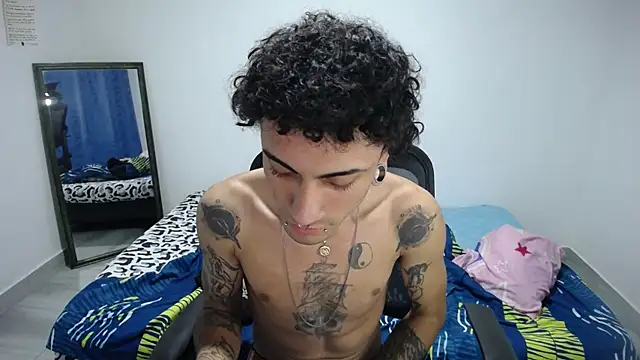 Snapshot of present_the_magic chatting on November 15, 2025, 6:39 am present the magic online show from November 15, 2025, 6:39 am