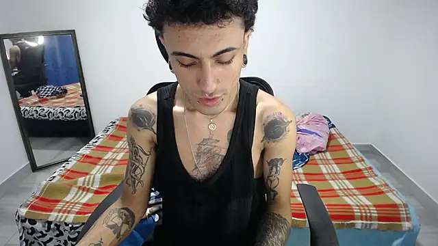 Snapshot of present_the_magic chatting on November 27, 2025, 8:04 am present the magic online show from November 27, 2025, 8:04 am