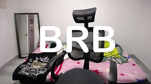 Snapshot of present_the_magic chatting on November 2, 2025, 5:51 pm present the magic online show from November 2, 2025, 5:51 pm