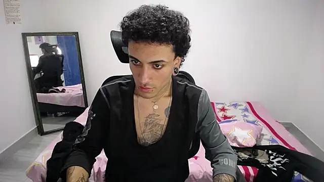 Snapshot of present_the_magic chatting on November 10, 2025, 5:45 am present the magic online show from November 10, 2025, 5:45 am