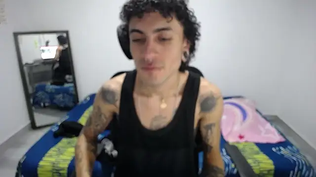 Snapshot of present_the_magic chatting on November 20, 2025, 5:30 am present the magic online show from November 20, 2025, 5:30 am