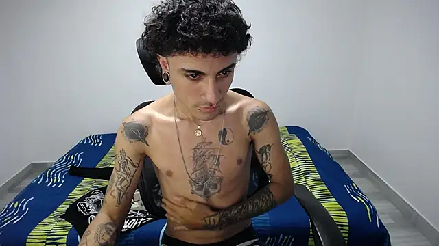 Snapshot of present_the_magic chatting on October 25, 2025, 3:17 am present the magic online show from October 25, 2025, 3:17 am