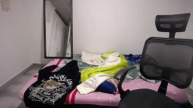 Snapshot of present_the_magic chatting on November 2, 2025, 3:44 am present the magic online show from November 2, 2025, 3:44 am