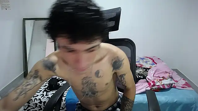 Snapshot of present_the_magic chatting on November 5, 2025, 6:11 pm present the magic online show from November 5, 2025, 6:11 pm