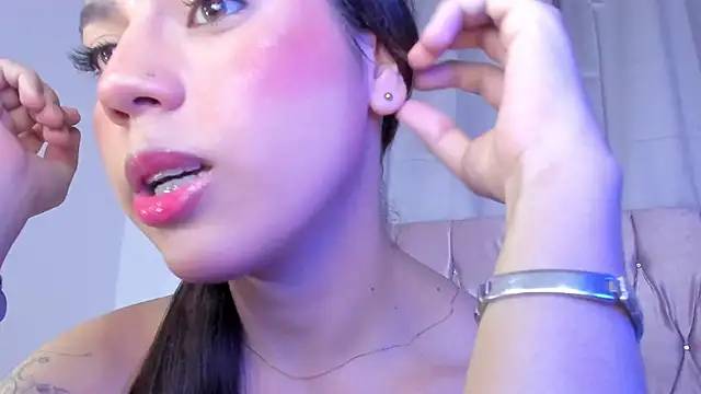 Ashley piinkk  online show from March 10, 2025, 6:49 am