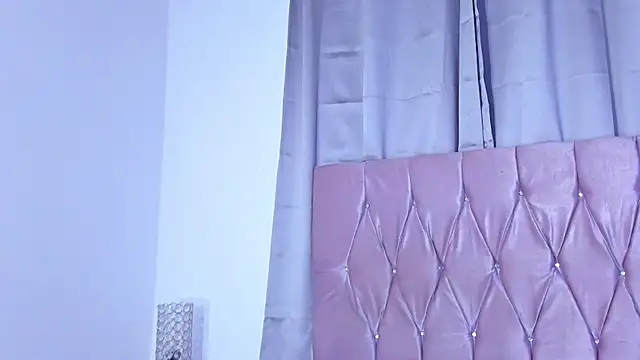 Ashley piinkk  online show from February 10, 2025, 11:04 am