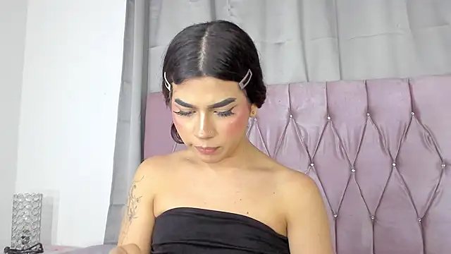 Ashley piinkk  online show from February 20, 2025, 7:23 am