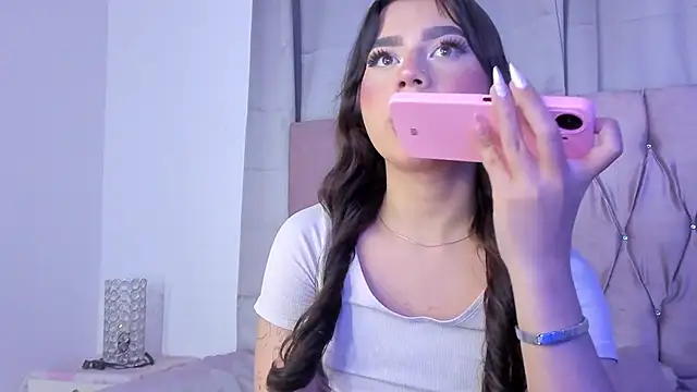 Ashley piinkk  online show from March 21, 2025, 2:39 am