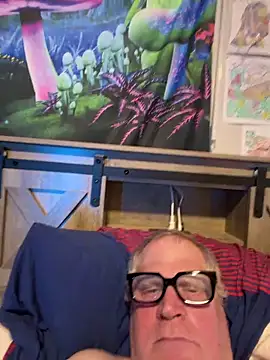 Mimmoromeo1973 online show from May 15, 2026, 6:22 am