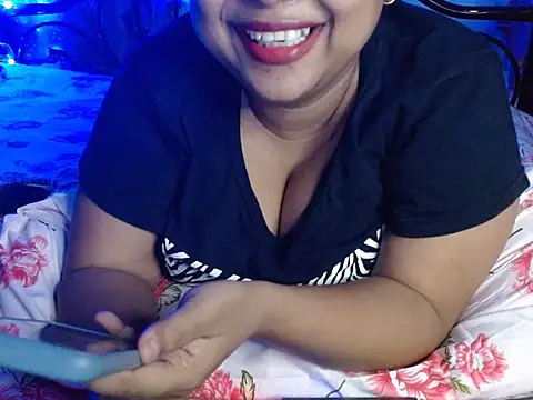 Snapshot of TASHa009 chatting on October 19, 2025, 5:05 pm TASHa009 online show from October 19, 2025, 5:05 pm