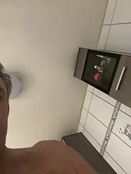 Snapshot of radoka chatting on March 9, 2025, 10:19 pm radoka online show from March 9, 2025, 10:19 pm