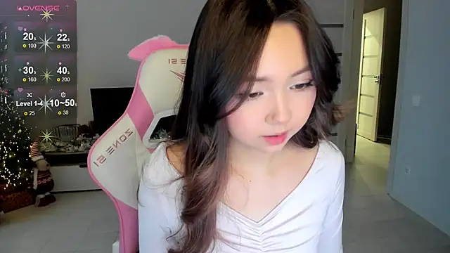 Snapshot of Fluffy_Rose chatting on December 15, 2025, 3:12 am Fluffy Rose online show from December 15, 2025, 3:12 am