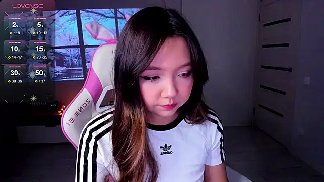 Snapshot of Fluffy_Rose chatting on November 21, 2025, 1:48 am Fluffy Rose online show from November 21, 2025, 1:48 am