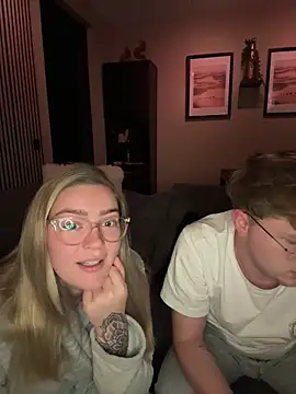 Snapshot of xX_HotCouple_Xx chatting on September 25, 2025, 8:04 pm xX HotCouple Xx online show from September 25, 2025, 8:04 pm