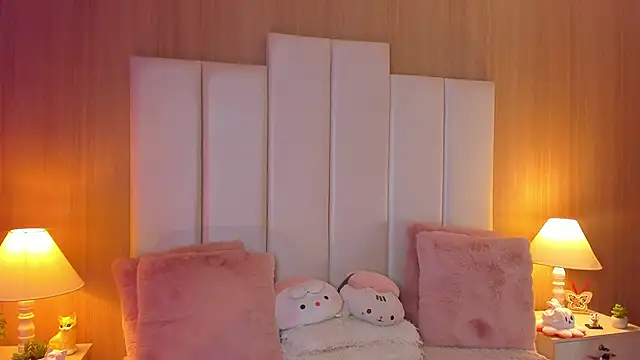 CaseyPiierce online show from November 14, 2025, 8:23 pm