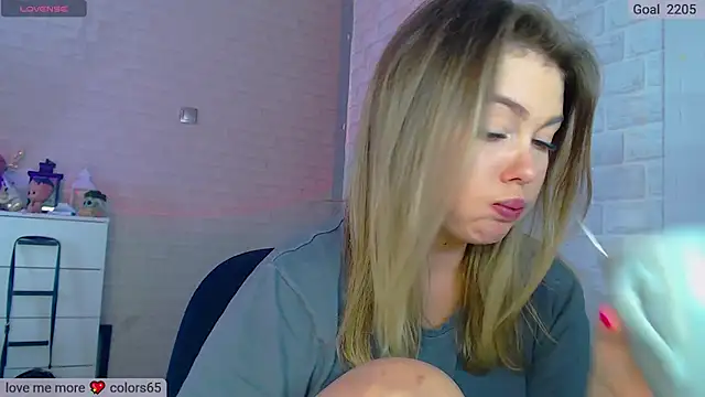 SuchCute online show from March 7, 2025, 5:18 am