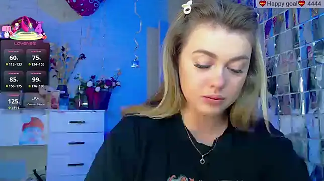 SuchCute online show from September 21, 2025, 3:11 am