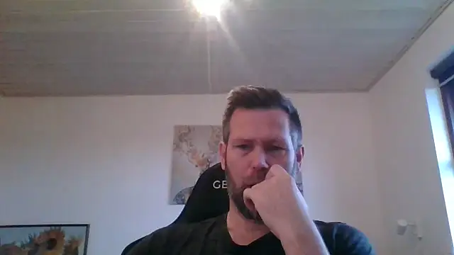 Snapshot of Gotta1 chatting on December 18, 2025, 11:47 am Gotta1 online show from December 18, 2025, 11:47 am