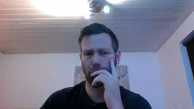 Snapshot of Gotta1 chatting on December 22, 2025, 6:24 am Gotta1 online show from December 22, 2025, 6:24 am