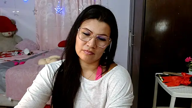 nahomi star model online show from November 2, 2025, 3:44 am