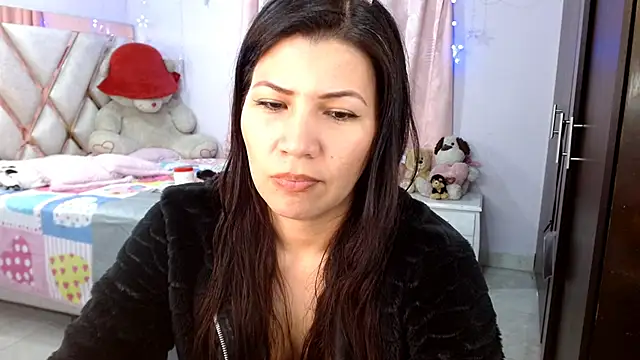 nahomi star model online show from January 9, 2025, 2:01 am