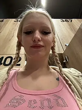 Snapshot of Milkyy_wway chatting on March 2, 2026, 7:15 am Milkyy wway online show from March 2, 2026, 7:15 am