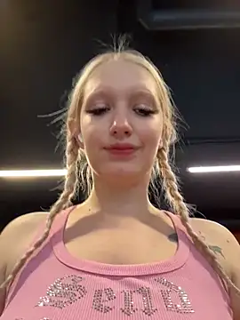 Snapshot of Milkyy_wway chatting on March 2, 2026, 6:14 am Milkyy wway online show from March 2, 2026, 6:14 am