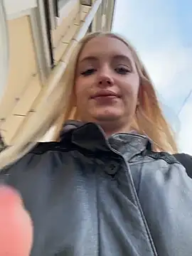 Snapshot of Milkyy_wway chatting on October 30, 2025, 6:55 am Milkyy wway online show from October 30, 2025, 6:55 am