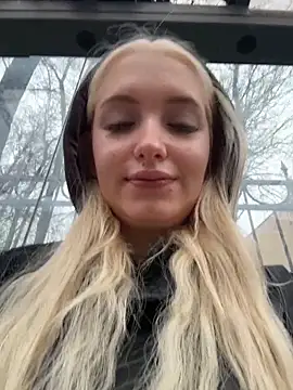 Snapshot of Milkyy_wway chatting on November 10, 2025, 6:29 am Milkyy wway online show from November 10, 2025, 6:29 am