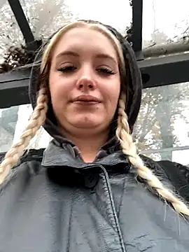 Snapshot of Milkyy_wway chatting on October 23, 2025, 6:12 am Milkyy wway online show from October 23, 2025, 6:12 am