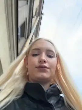 Snapshot of Milkyy_wway chatting on November 4, 2025, 6:17 am Milkyy wway online show from November 4, 2025, 6:17 am