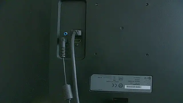 Snapshot of IrisMonn chatting on October 28, 2025, 5:39 am IrisMonn online show from October 28, 2025, 5:39 am