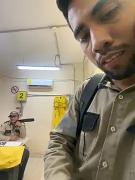 Snapshot of EnriquePersian197 chatting on November 19, 2025, 12:16 pm EnriquePersian197 online show from November 19, 2025, 12:16 pm