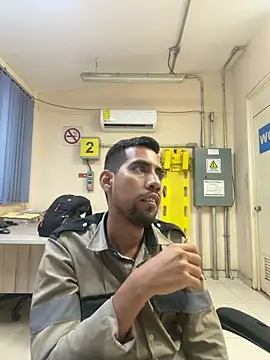 Snapshot of EnriquePersian197 chatting on November 26, 2025, 5:40 am EnriquePersian197 online show from November 26, 2025, 5:40 am