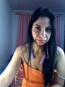 Snapshot of saralunabella chatting on February 15, 2025, 3:20 am saralunabella online show from February 15, 2025, 3:20 am