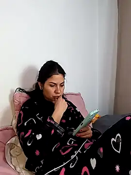 Snapshot of saralunabella chatting on January 25, 2025, 4:56 am saralunabella online show from January 25, 2025, 4:56 am