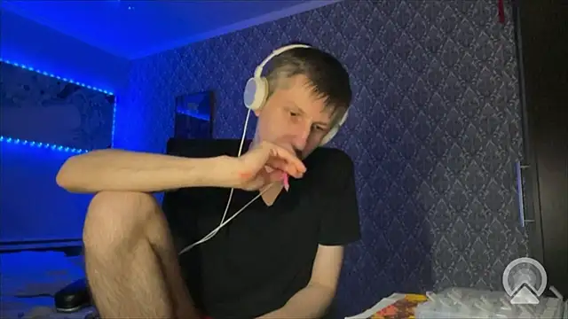 Aki-Laky online show from March 26, 2026, 9:24 pm