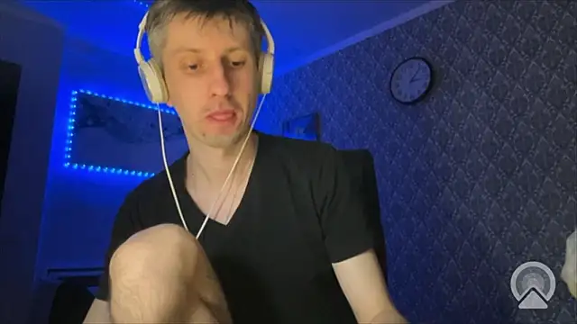 Aki-Laky online show from March 27, 2026, 10:11 pm