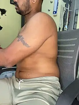 Snapshot of loveboyrp chatting on December 18, 2025, 8:52 am loveboyrp online show from December 18, 2025, 8:52 am