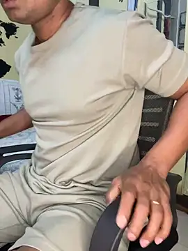 Snapshot of loveboyrp chatting on December 20, 2025, 6:05 am loveboyrp online show from December 20, 2025, 6:05 am