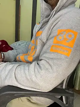 Snapshot of loveboyrp chatting on December 19, 2025, 12:03 am loveboyrp online show from December 19, 2025, 12:03 am