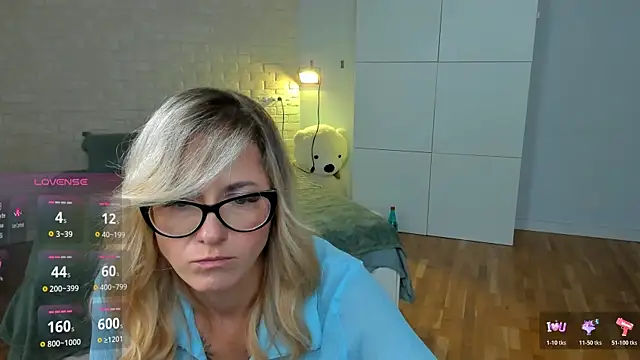 LadyIzabel online show from June 26, 2026, 11:49 am
