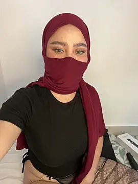 Snapshot of amaal_ chatting on December 16, 2025, 7:40 pm amaal online show from December 16, 2025, 7:40 pm