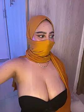 Snapshot of amaal_ chatting on November 24, 2025, 8:20 pm amaal online show from November 24, 2025, 8:20 pm