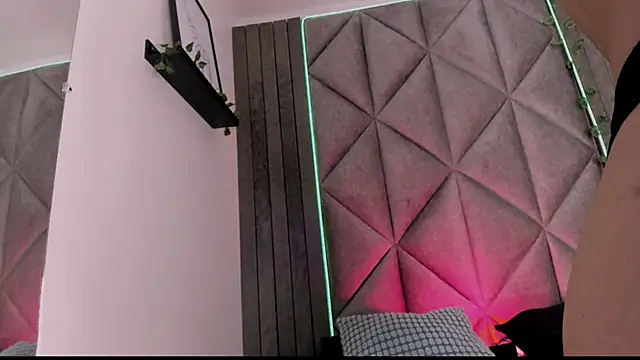 BriaConner  online show from November 29, 2025, 2:12 am