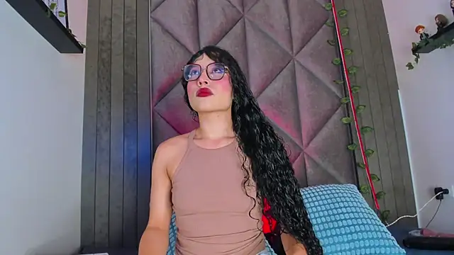 BriaConner  online show from January 7, 2026, 2:49 am