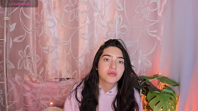 Snapshot of Arii_vega_ chatting on May 3, 2026, 5:27 pm Arii vega online show from May 3, 2026, 5:27 pm