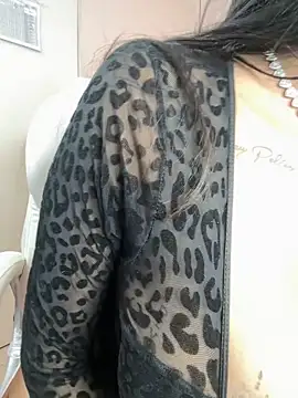 Snapshot of MadeleineSanez chatting on November 15, 2025, 10:03 pm MadeleineSanez online show from November 15, 2025, 10:03 pm